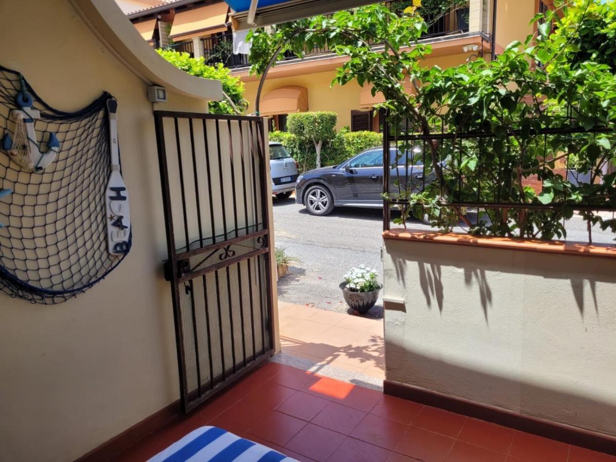 My Little House - Appartamento Con Patio E Parcheggio Privato A 5 Minuti Dalla Spiaggia E Dal Centro 트로페아 외부 사진